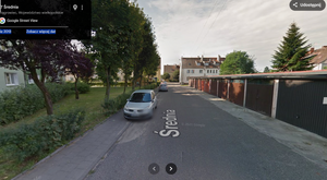 fotografie przedstawiają zdjęcia z google maps pojazdów zaparkowanych nieprawidłowo